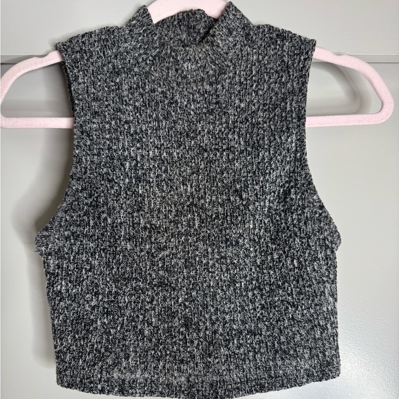 Gray Sleeveless Knit Crop Top - Picture 1 of 5